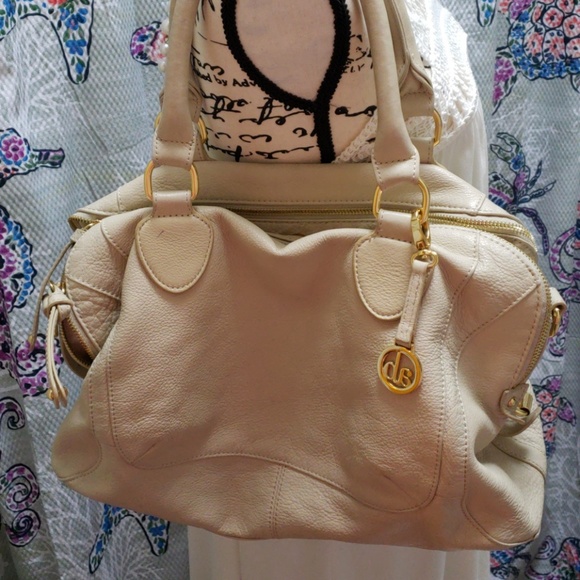 Audrey Brooke Cream Handbag - Picture 2 of 6